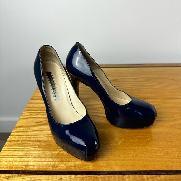 Brian Atwood dark blue patent leather heels - Picture 2 of 5